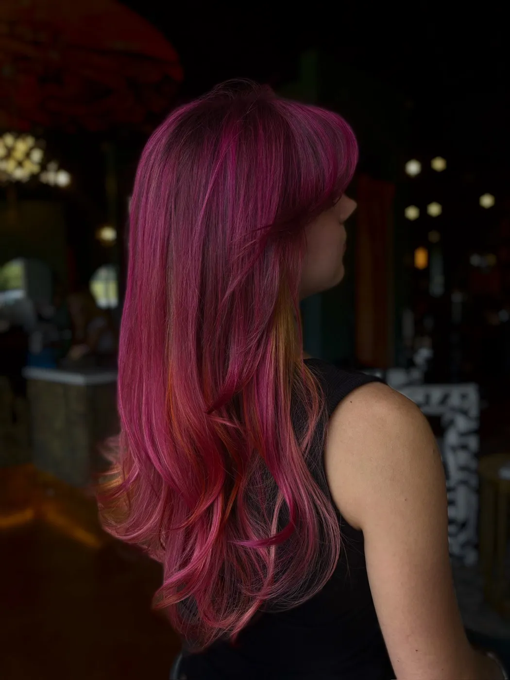 Magenta and pink color, side profile
