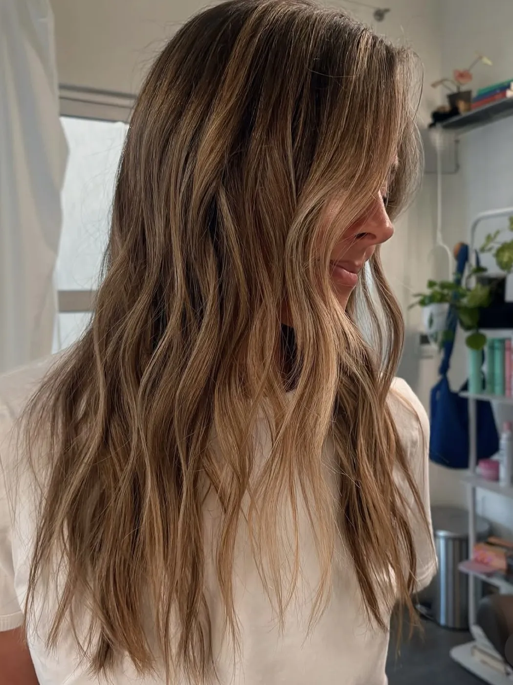 Effortless lived-in bronde, long waves